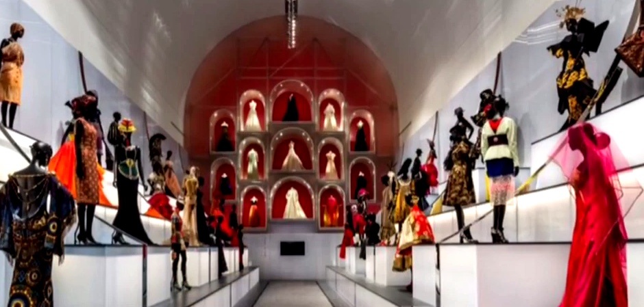 "Dior: From Paris to the World"